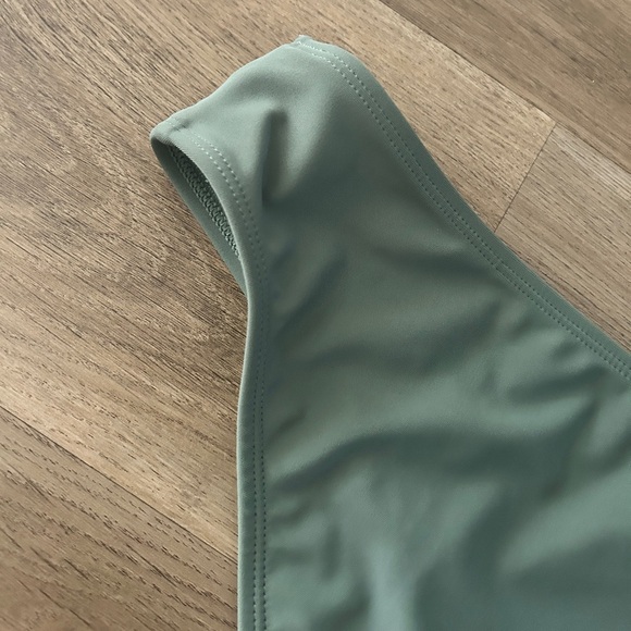 Cupshe Woman’s Green Bikini Bottom | Size M | NWOT - Picture 6 of 6